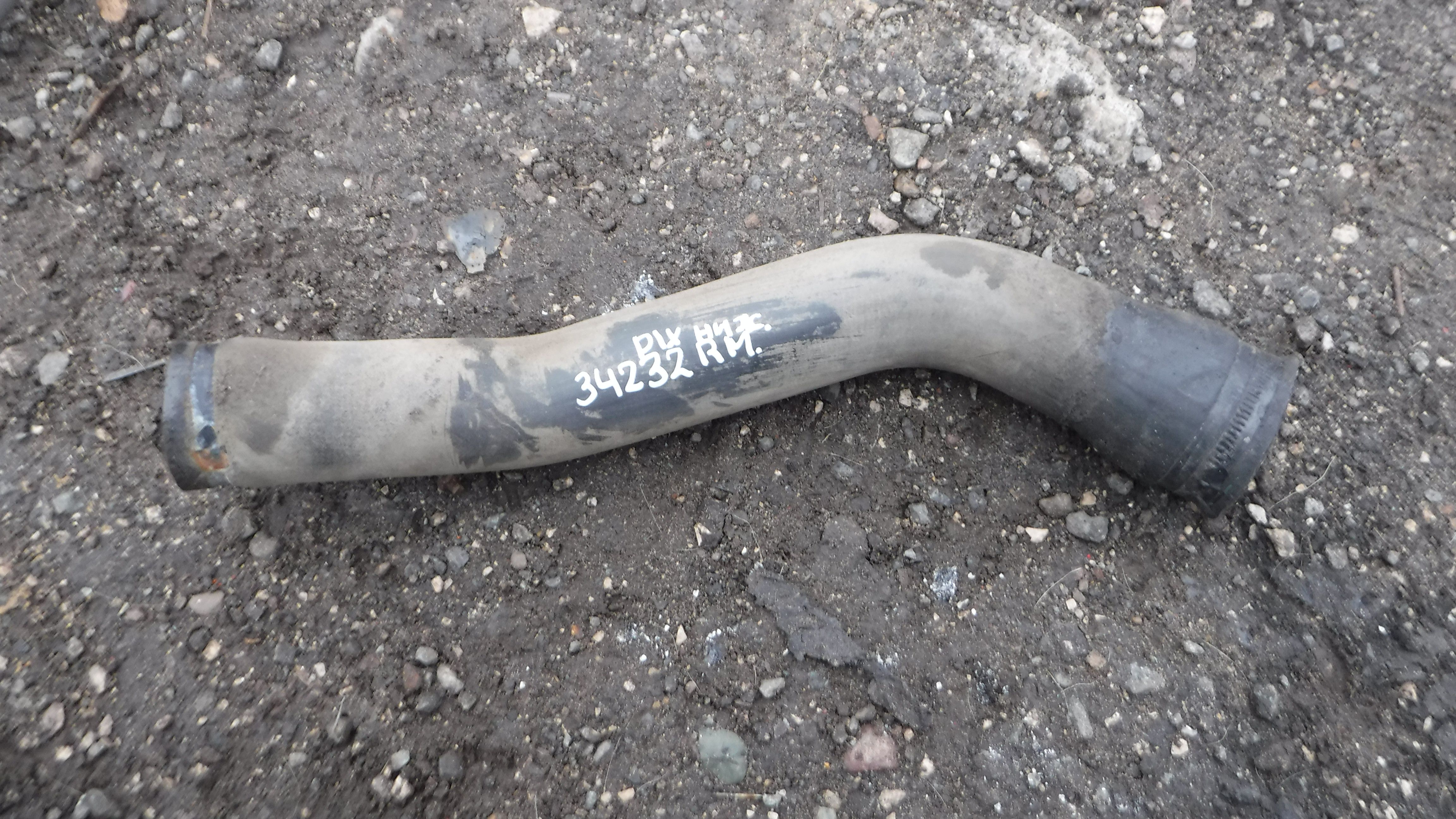 Патрубок радиатора нижний 7420780845  Renault Magnum DXI12 2005